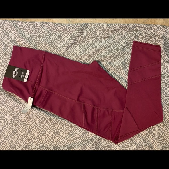 Victoria’s Secret Knockout Sport With Pockets - Picture 1 of 4